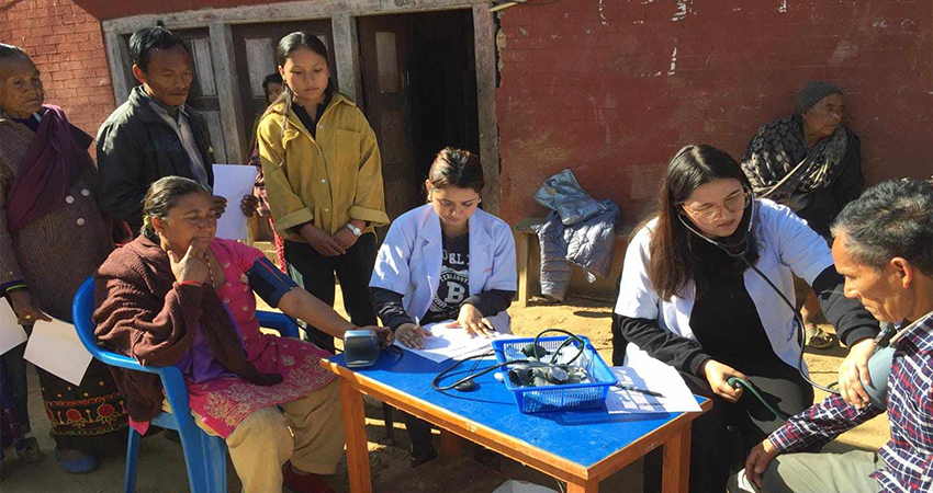 काठमाडौं मेडिकल कलेजको सहयोगमा शिविर सम्पन्न
